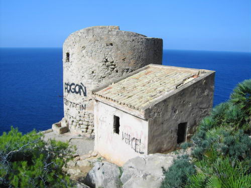 Cala en Basset