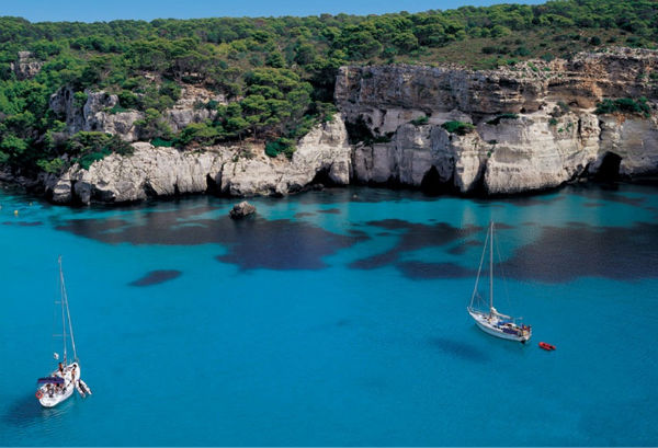 Botes en cala de Mallorca