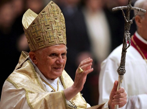 El papa reconoci estar de acuerdo con el uso del condn solo en ciertos casos