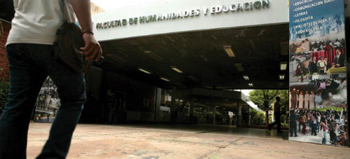 Empleados universitarios exigen el pago correspondiente a sus aguinaldos