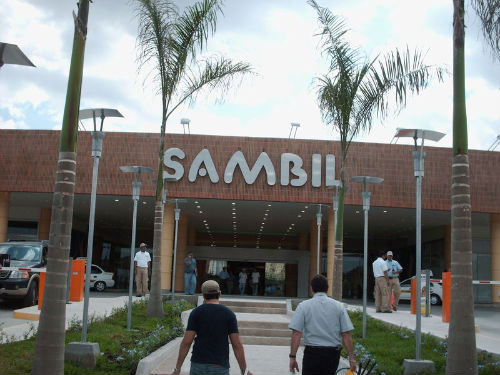 Centros Comerciales esperan aprobacin de permiso para extender horarios