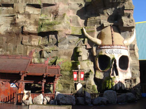 Entrada de la atraccin Valhalla