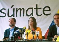 Súmate en rueda de prensa, fraude en el referendum revocatorio, Hugo Chávez, María Corina Machado, Alejandro Plaz, Ricardo Hausmann, Sumate, alta probabilidad de fraude en referendo