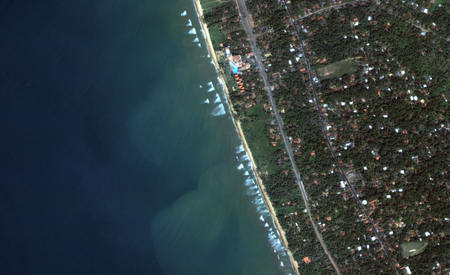 Foto satelital de las playas de Sri Lanka en enero del 2004