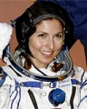 Primera turista espacial regresa a la Tierra