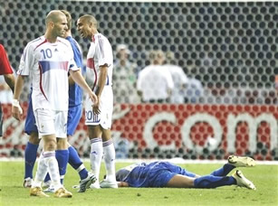 P2P, emule bittorrent, shareazza, kazzaa, descarga, pishing, the register, rootkit, toolkit, sdk, web attacker, websense, spam, malware, adware, virus, mcafe, norton, nod32, panda, kaspersky, firewall, antispam, FIFA, zizou, zidane, materazzi